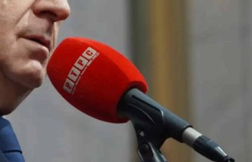 JAVNI SERVIS RS-a ŠIRI PANIKU: “Ako bi Britanci uhapsili Dodika, Viškovića i Stevandića, to bi bio akt međunarodnog terorizma!”