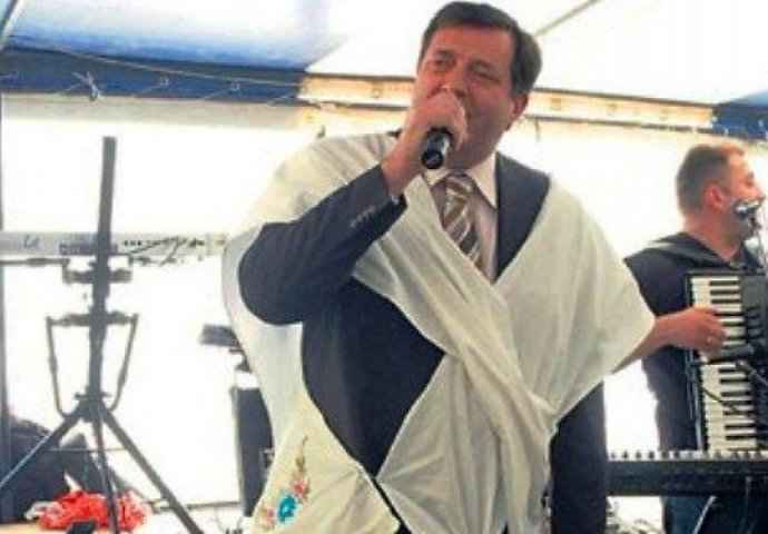 Bjegunac Dodik ponovo se sam hvali: SNSD je stub RS, a Banjaluka najjača karika