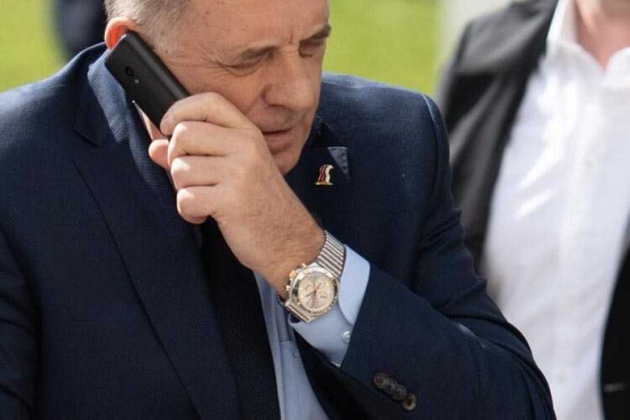 GORE DRUŠTVENE MREŽE: Milorad Dodik se pohvalio razgovorom s „bolesnim“ Aleksandrom Vučićem, pa morao ukinuti komentare…