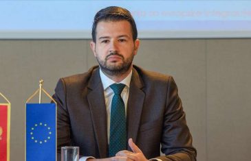 NIKOLAIDIS ODRŽAO LEKCIJU MILATOVIĆU: “Rat u Bosni nije počeo zato što lideri nisu pokazali mudrost, nego zato što je iz Beograda i Zagreba na Bosnu izvršena agresija”