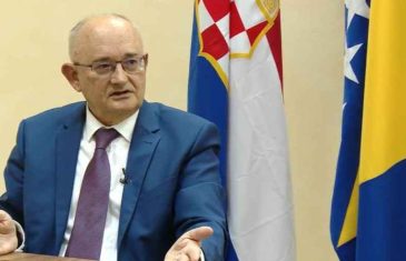 IMA LI PILOTA U AVIONU: Vlast na državnoj razini ne postoji, Božo Ljubić spominje “predsjednika Čovića…”