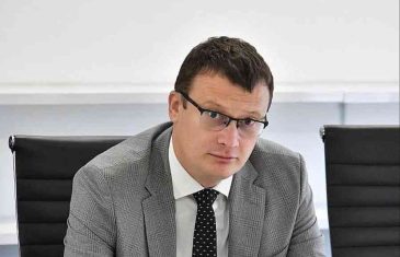 NAČELNIK OPŠTINE ISTOČNA ILIDŽA MARINKO BOŽOVIĆ TVRDI: “SNSD se od pokradenog novca može…”