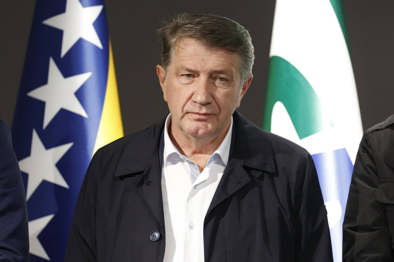 SAFET KEŠO KATEGORIČAN: “Ili je jača država ili Milorad Dodik”