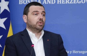 MAGAZINOVIĆ ZVONI NA UZBUNU: “U toku su procesi koji će imati dalekosežne posljedice na buduće političke i društvene prilike u našoj zemlji…”