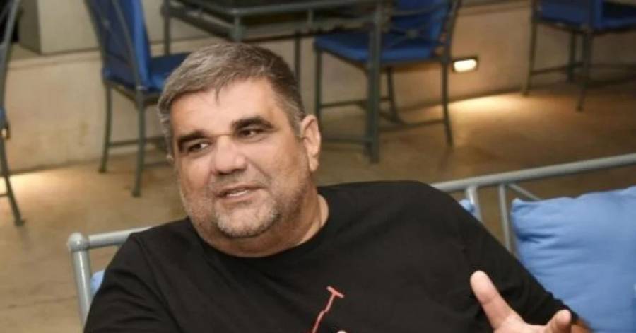 TVRDIO JE DA GA JE VUČIĆ POKRAO, NA KUĆU MU JE BAČENA BOMBA, A BIO JE I U ZATVORU: Pogledajte snimke koje objavljuje na mrežama
