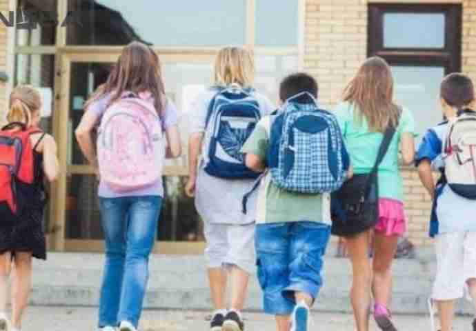 IZ ŠUPLJEG U PRAZNIK: Čas istorije – “Po džumama i gorama naše zemlje ponosne”…