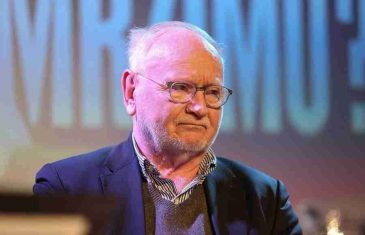 UNIVERZITETSKI PROFESOR ŽARKO KORAĆ: “U svim civilizovanim zemljama, kada predsednik ode u bolnicu…”