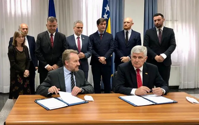 Kritika iz “hrvatskih redova”: Ako su Čovića i HDZ pet puta prevarili, onda oni nisu normalni