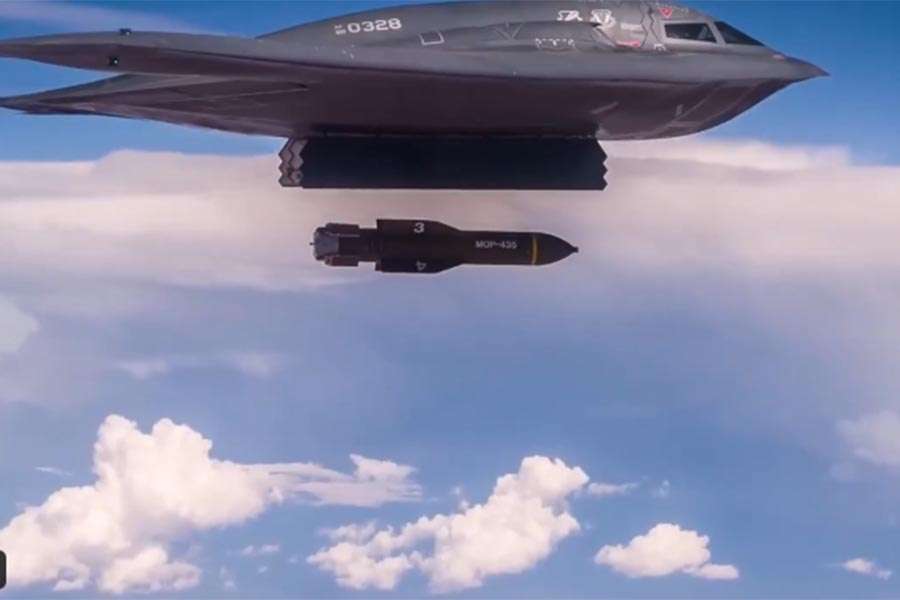 AMERIKA BRUTALNO NAPALA IRAN: Šest nevidljivih bombardera B-2 ispustilo 12 raketa teških više od 13 tona na nuklearna postrojenja, oglasio se Trump…