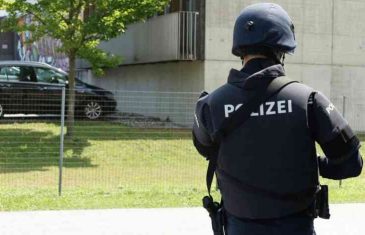 (UZNEMIRUJUČE) SVJEDOCI O STRAŠNIM SCENAMA ISPRED ŠKOLE U GRAZU: “Čuju se glasovi roditelja koji kažu – Moj sin ide u ovu školu, gdje je?”