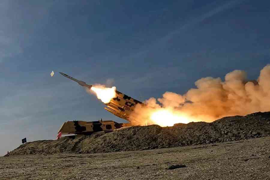 POČELA IRANSKA OSVETA: Raketirane američke vojne baze u Kataru, stižu prvi snimci…