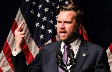 Vance: Trump tokom razgovora sa stranim liderom pritisnuo crveno dugme i rekao…