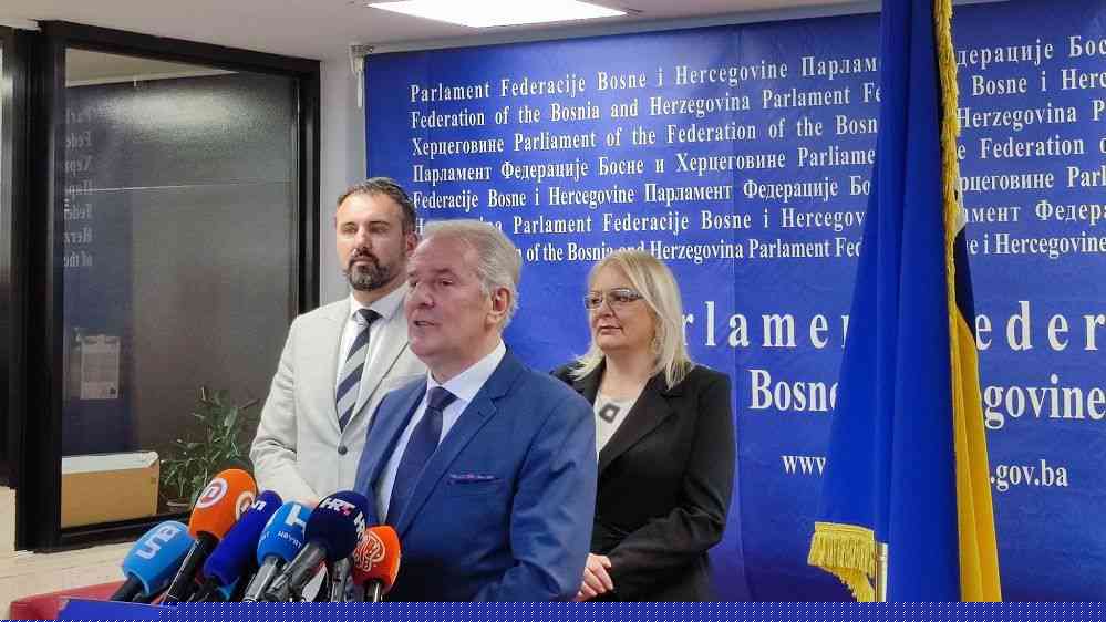 Bradara, Lendo i Stojanović dijelili novac: Nekima je bio “zagarantovan”