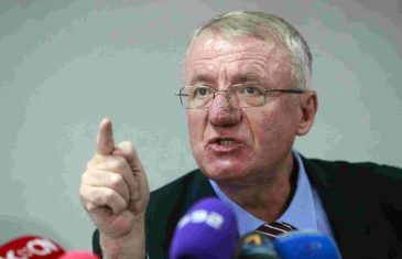 ISKONSKO ZLO: Širi se video-snimka govora ratnog zločinca Vojislava Šešelja, uz poruku studentima -“Djeco, ovaj je stvorio Vučića…”