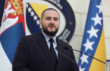 Zukorlić odgovorio Helezu: U Srebrenici je počinjen genocid, a ta istina se ne smije politizirati