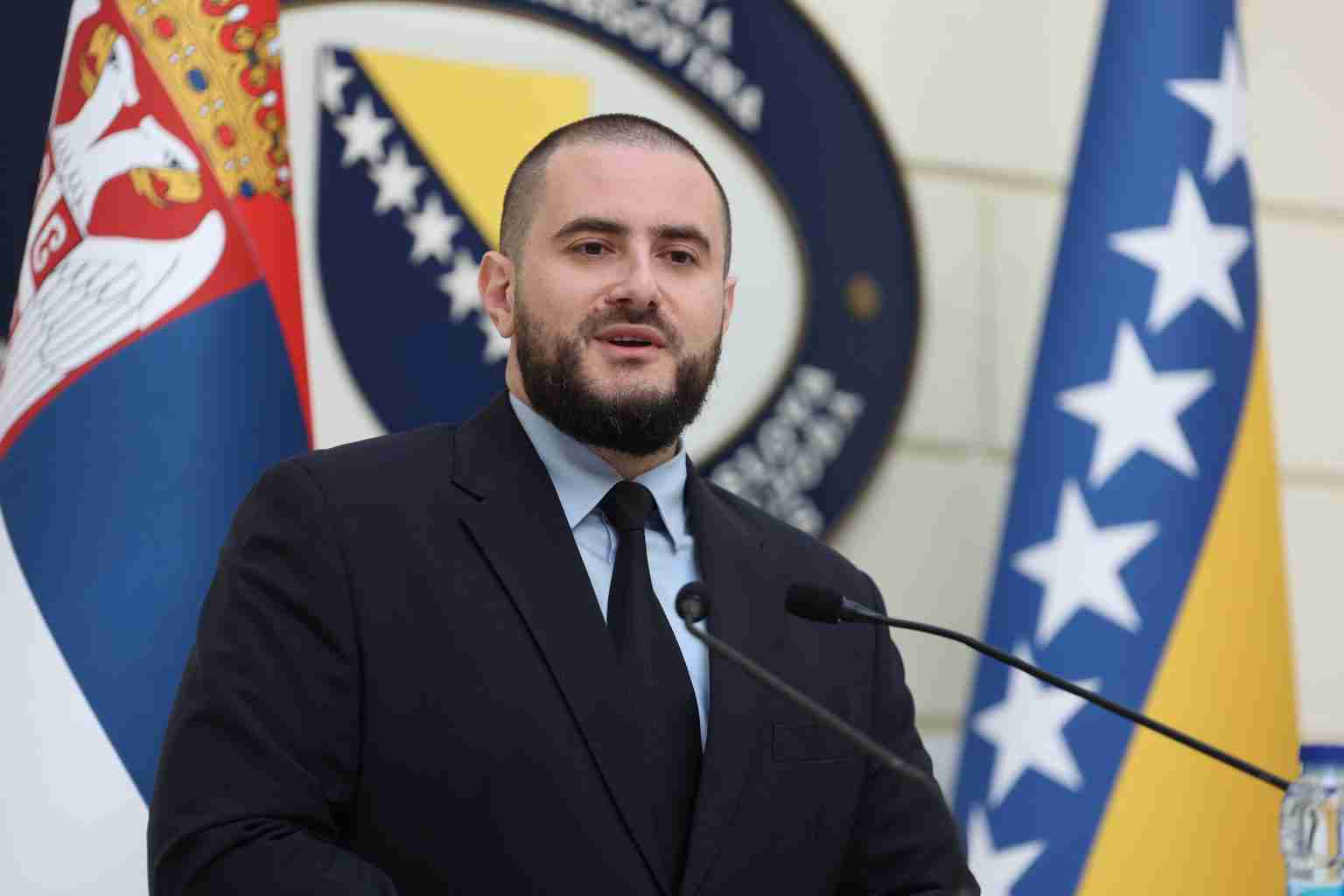 Zukorlić odgovorio Helezu: U Srebrenici je počinjen genocid, a ta istina se ne smije politizirati
