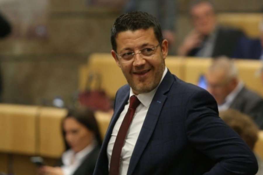 GRANTOVI IZ KANTONA I FEDERACIJE: Budžetski poticaji za zastupnika Čamparu i njegove partnere veći od 100 hiljada maraka!