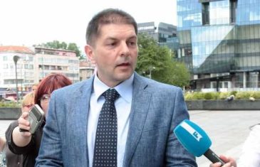 Šef OSA-e Almir Džuvo stigao na raport u Parlament BiH: Pojasnit će svoju ulogu u ‘predaji’ Milorada Dodika Tužilaštvu BiH