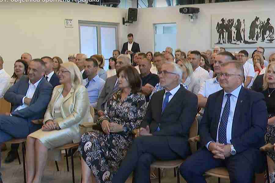 SKANDAL U KISELJAKU: Pogledajte šta se događalo u dvorani dok se pjevala himna druge države…