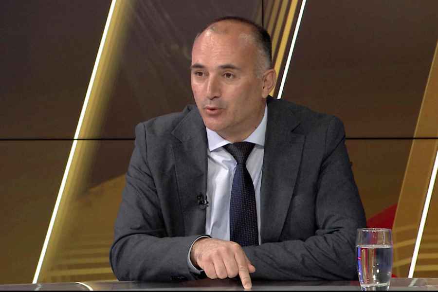 ZVANIČNIK IZ RS-a SMIRUJE SITUACIJU: “Građani BiH, strpite se još malo. Uskoro će rasplet…!”