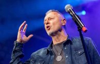 “KAD PREĐE GRANICU ON POSTAJE NACIONALNA SRAMOTA”: Poznati muzički kritičar o tome ko upravlja Thompsonom – HDZ, Crkva ili mafija?