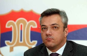 „HOĆEŠ LI SAD NAZAD U SDS, PROPADE TI MILE…“: Dodikov savjetnik objavio Vučićevu fotografiju, pa navukao bijes iz Srbije…