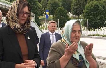 Sa Munirom Subašić u Srebrenici: Hoće li Ilse Aigner biti buduća predsjednica Njemačke?